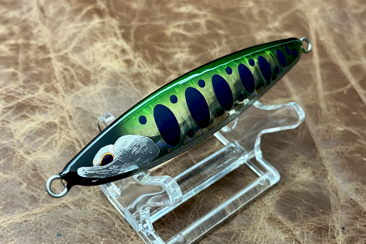 トレイス35  ホロ サケ稚魚
