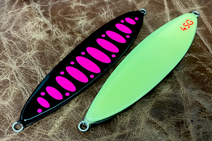 ティアーサーモン バックグロー ピンクパーマークブラック